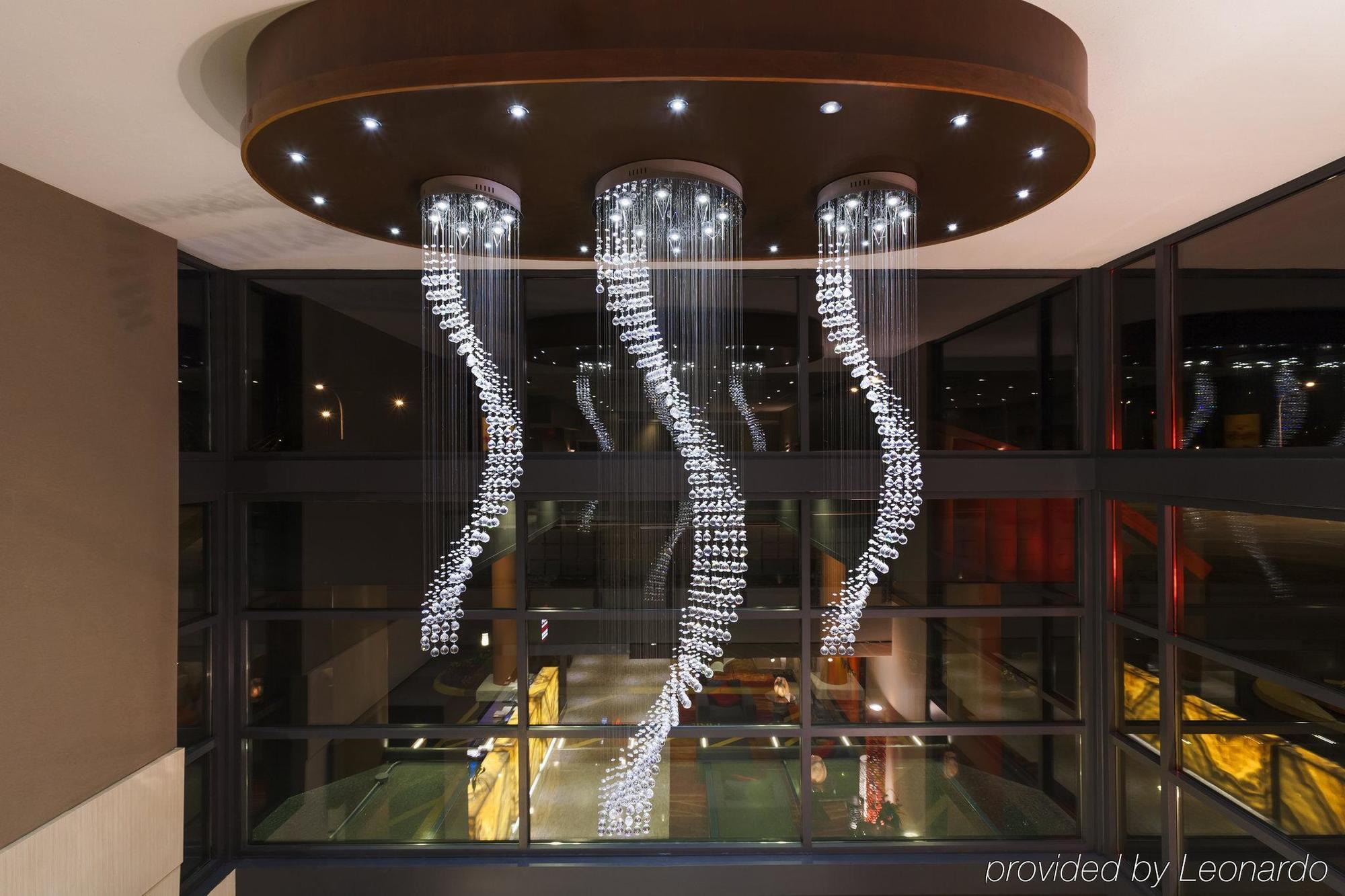 Poco Inn And Suites Hotel And Conference Center Порт-Коквитлам Экстерьер фото